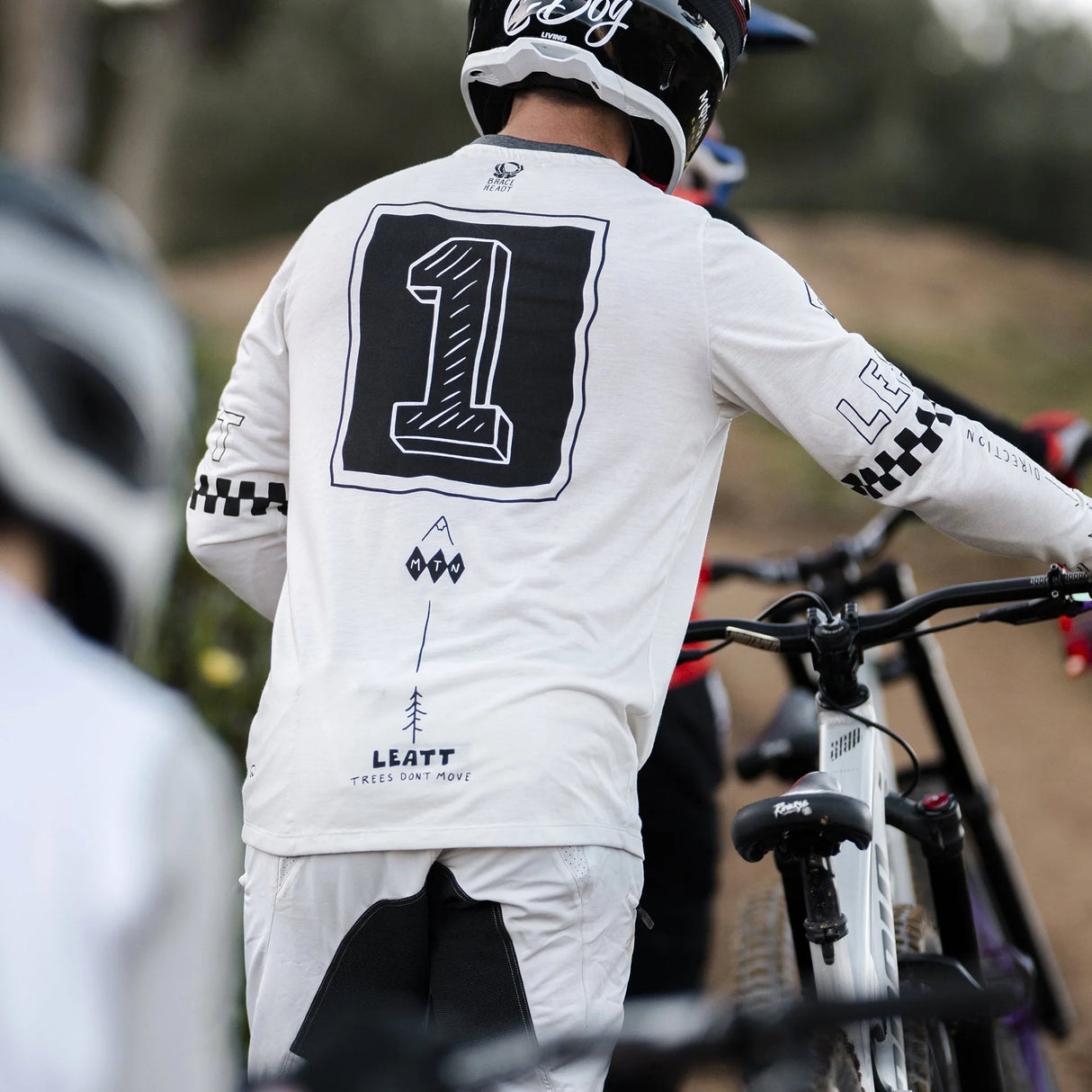 חולצת רכיבה ארוכה MTB Gravity 3.0 Cream White - Leatt