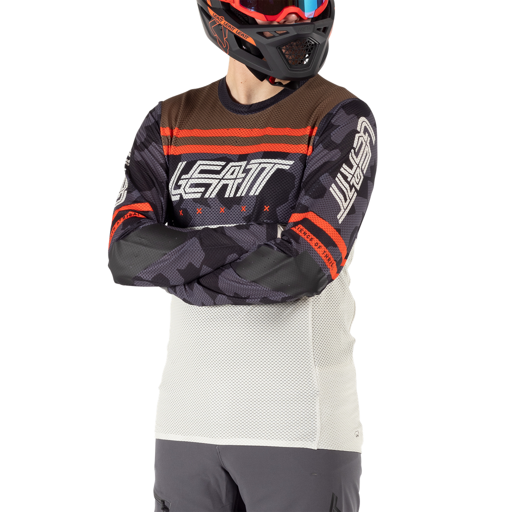 חולצת רכיבה ארוכה גברים MTB Gravity 4.0 Cream V25 - Leatt