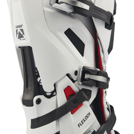 מגף 5.5 FlexLock Evo White - Leatt