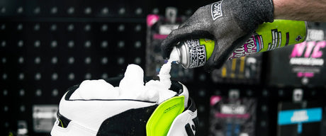 תרסיס קצף לניקוי קסדה 400 מ"ל Muc-Off Foam Fresh