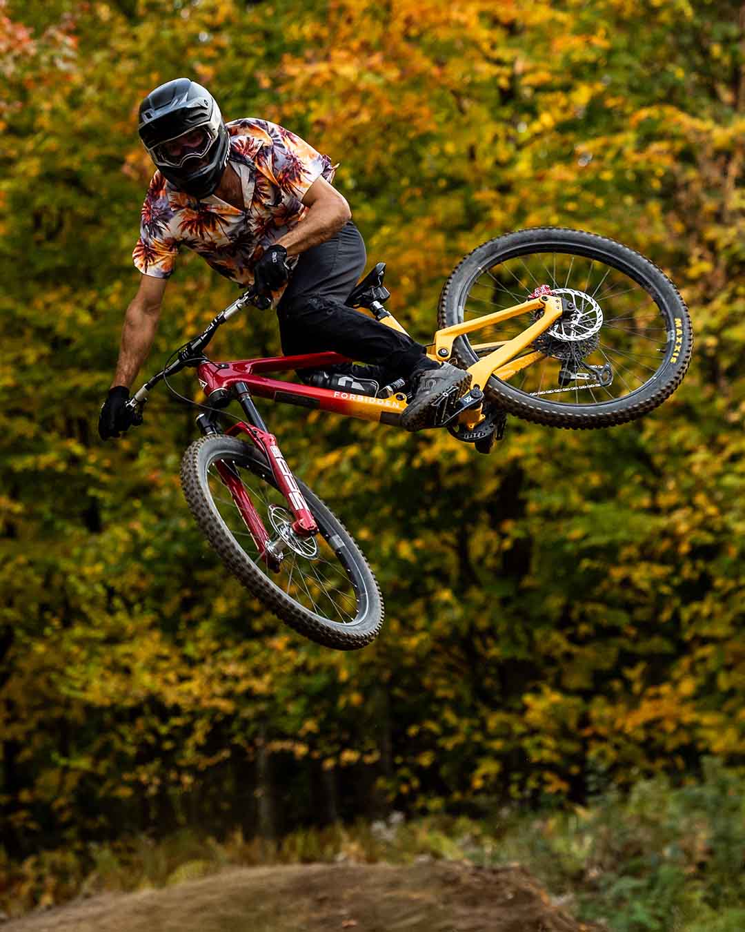 חולצת רכיבה קצרה גברים Tech Party l El Camino - DHaRCO