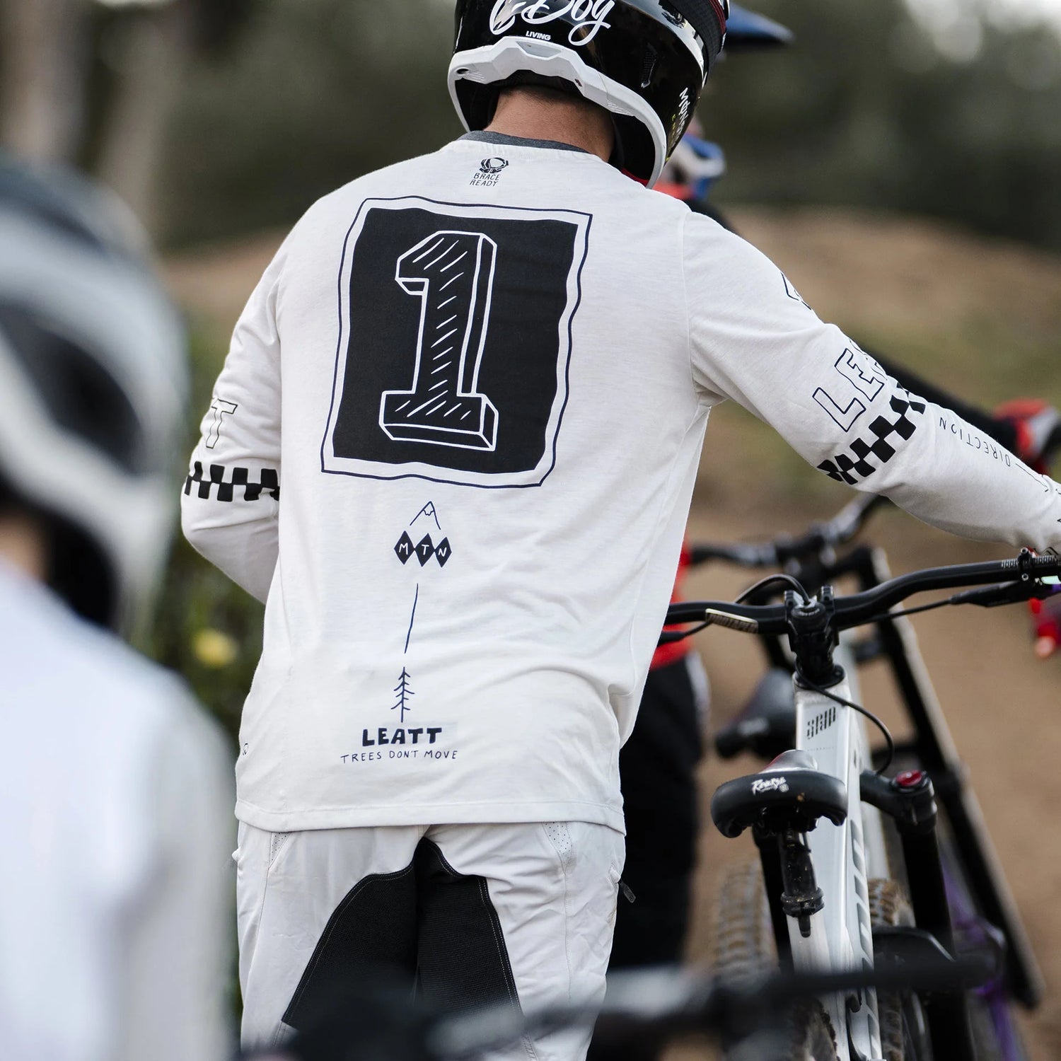 חולצת רכיבה ארוכה MTB Gravity 3.0 Cream White - Leatt