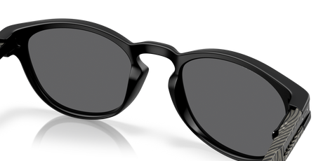 משקפי שמש Oakley Latch Prizm Black Lenses, Matte Black Frame - Oakley