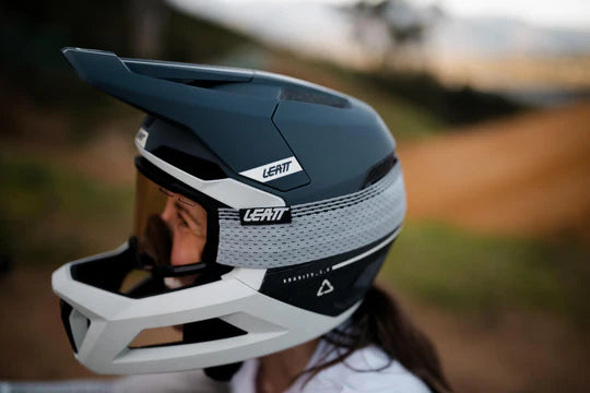 קסדה MTB Gravity 5.0 Blue - Leatt