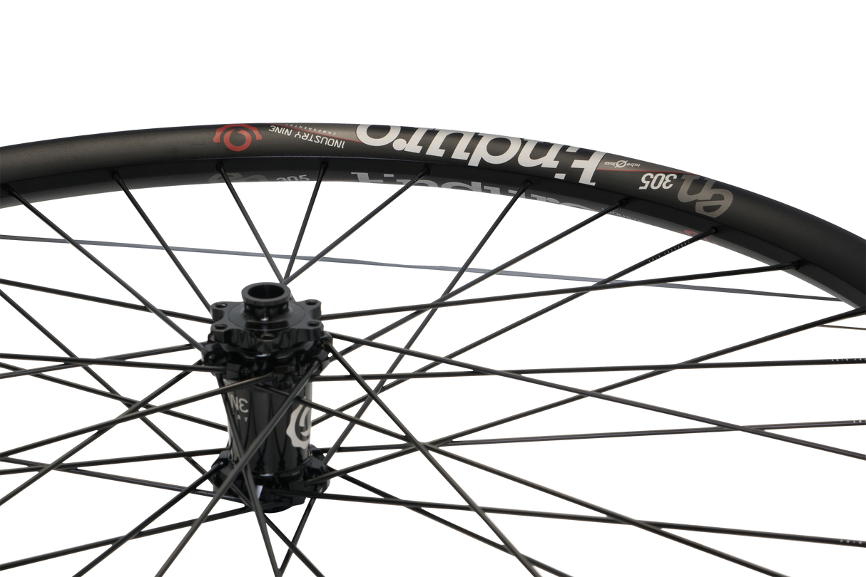 סט גלגלים Hydra Enduro 305 V3 26" SS Bolt-On - Industry Nine