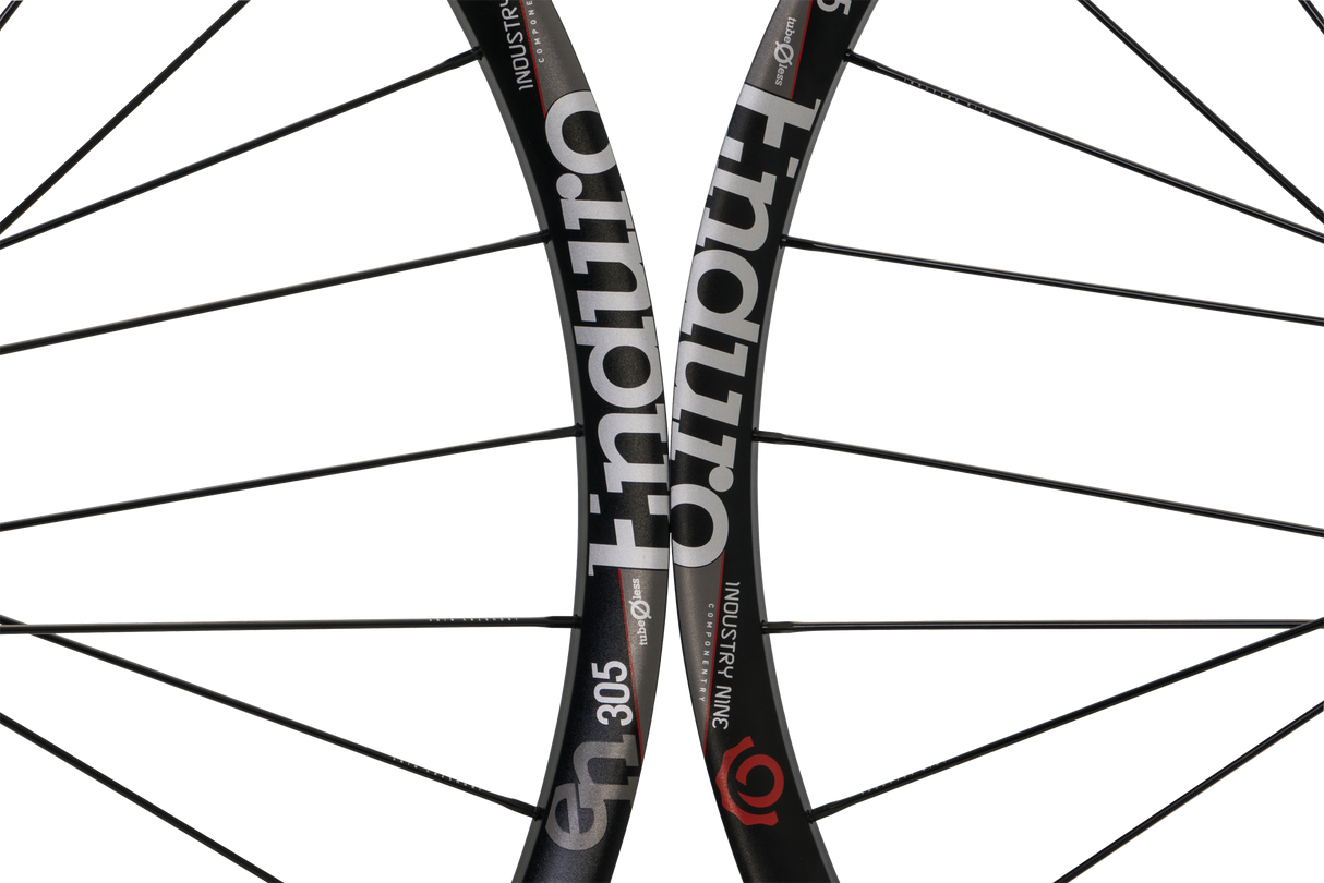 סט גלגלים Hydra Enduro 305 V3 26" SS Bolt-On - Industry Nine