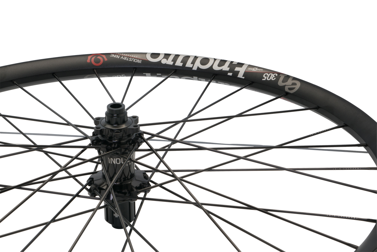 סט גלגלים Hydra Enduro 305 V3 26" SS Bolt-On - Industry Nine